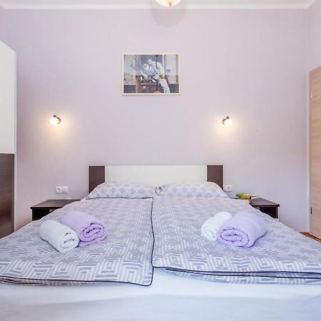 Pinezići Apartments Krc מראה חיצוני תמונה